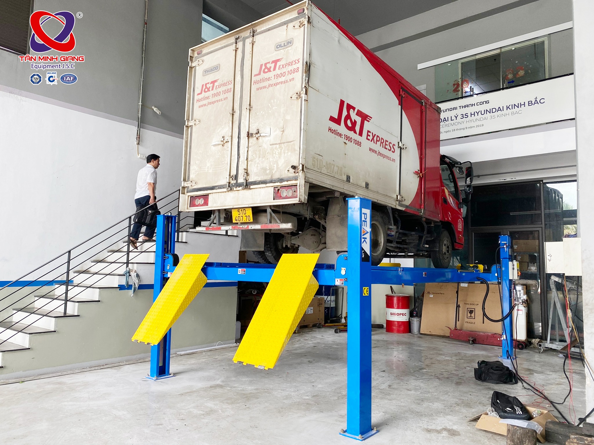 cau-nang-bon-tru-nang-xe-tai