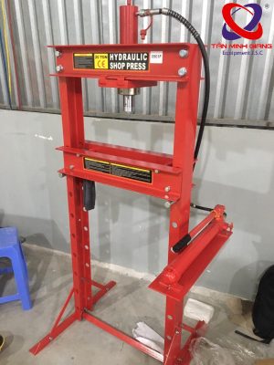 may-ep-thuy-luc-bang-tay